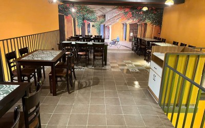 팜반동거리에 있는 로컬 베트남 식당 승계